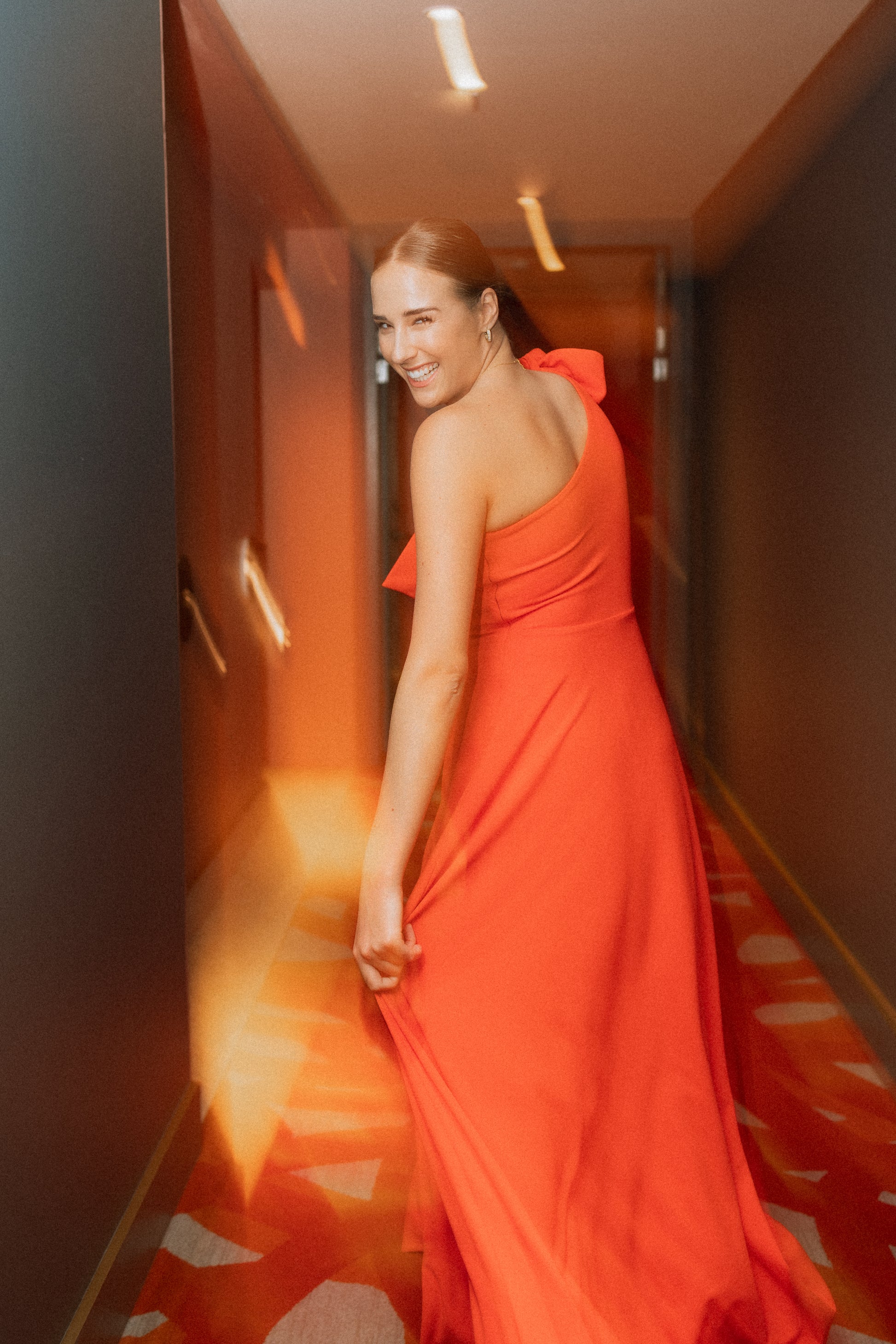 BELLA | FLOOR LENGTH | DETAIL