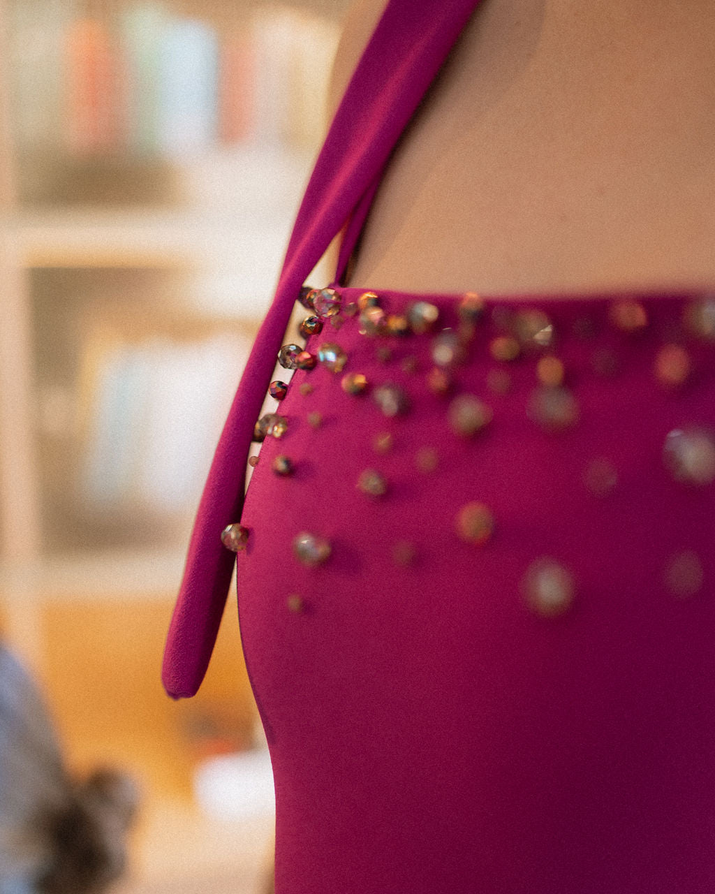 LURI | FLOOR LENGTH |DETAIL