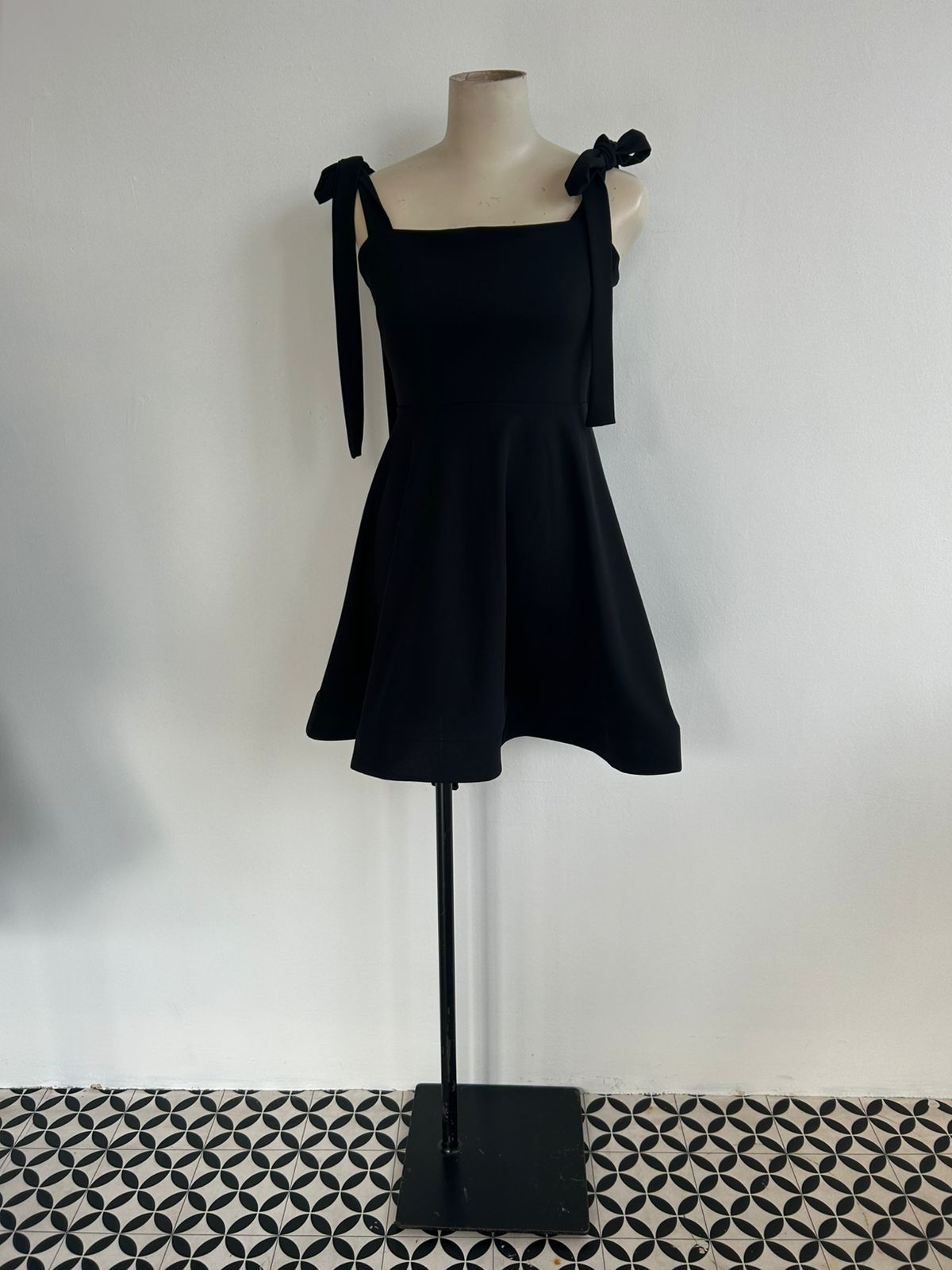 LURI SHORT (SALE)